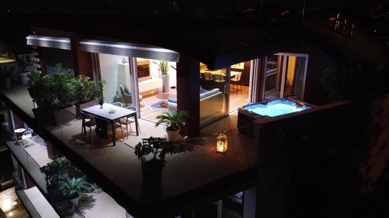 The Q Superior - A Penthouse With Jacuzzi And Sauna Ровинь Экстерьер фото