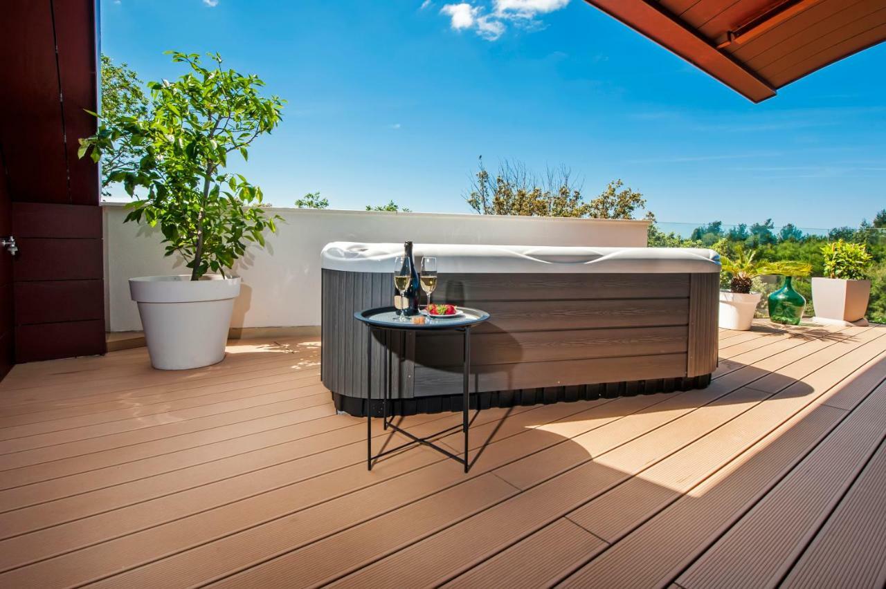 The Q Superior - A Penthouse With Jacuzzi And Sauna Ровинь Экстерьер фото